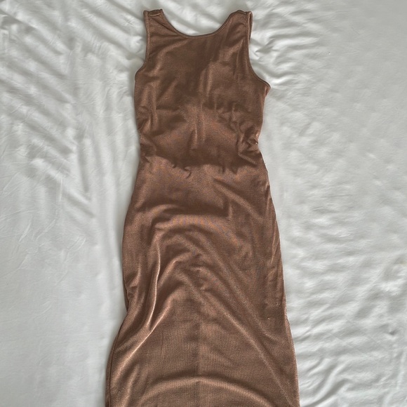 NWT Midi Tank Twist-Back Bodycon Dress - Picture 4 of 7